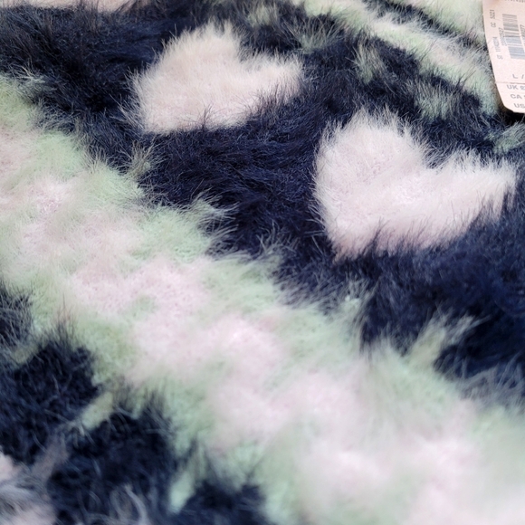 🍒NWT🍒 VICTORIA'S SECRET SWEATER - Picture 3 of 8